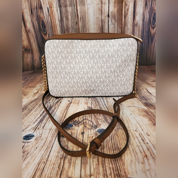 MICHAEL KORSJet Set Large Logo Crossbody Bag - Picture 3 of 9